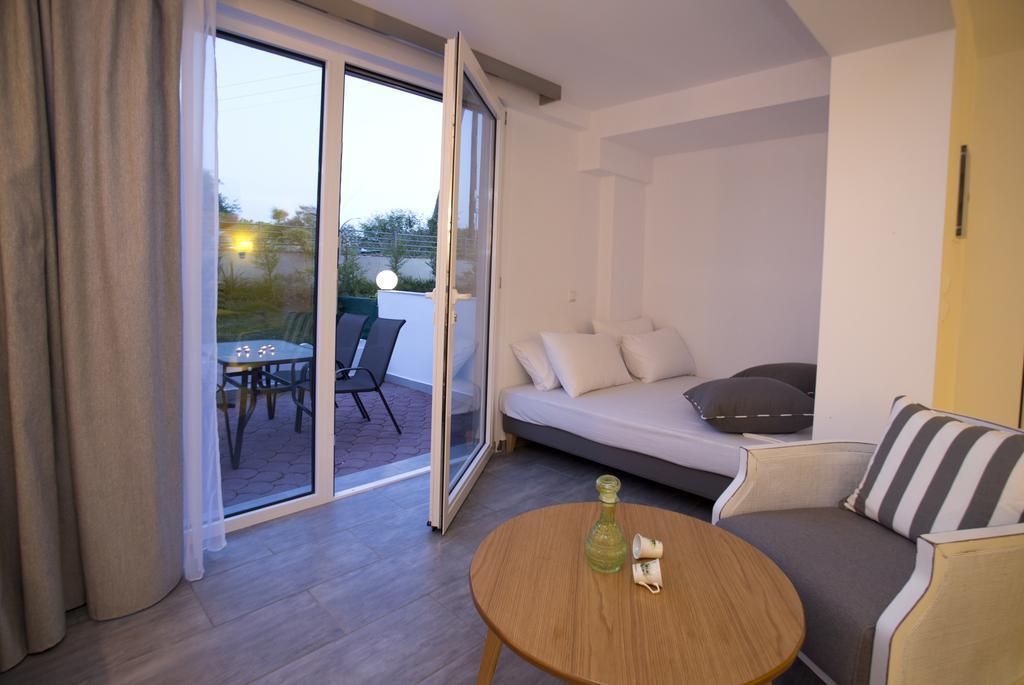 Kapahi Seaview Hotel Apartments Potos Ngoại thất bức ảnh
